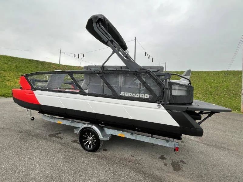 Slide: The Image of Sea-Doo Switch Sport 21 2024 - 39