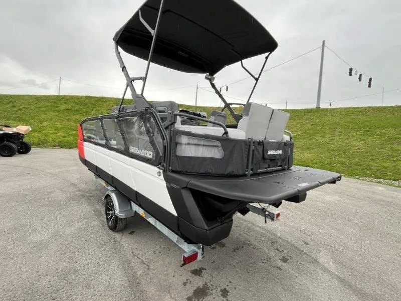 Slide: The Image of Sea-Doo Switch Sport 21 2024 - 43