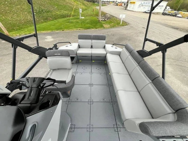 Slide: The Image of Sea-Doo Switch Sport 21 2024 - 8