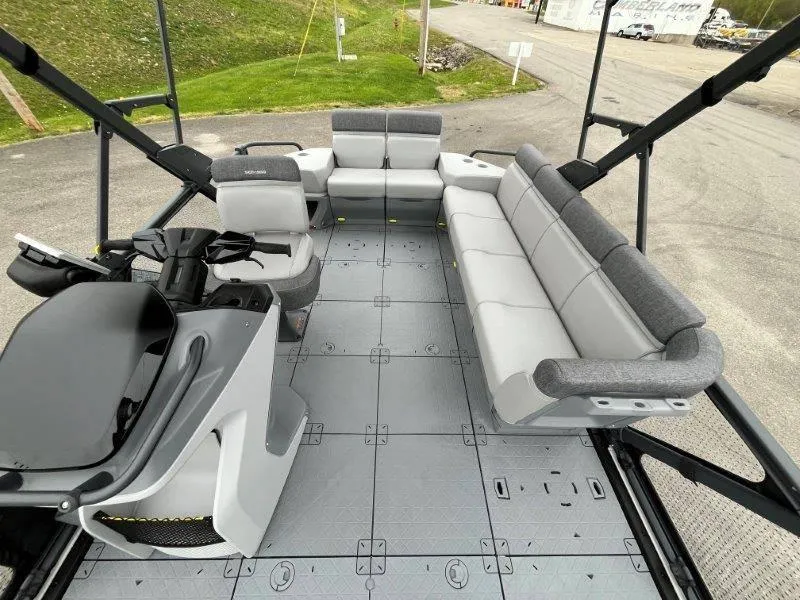 Slide: The Image of Sea-Doo Switch Sport 21 2024 - 9