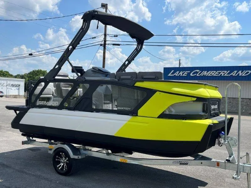 Slide: The Image of Sea-Doo Switch Cruise 18' 230hp 2024 - 53