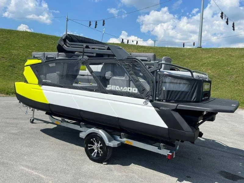 Slide: The Image of Sea-Doo Switch Cruise 18' 230hp 2024 - 54