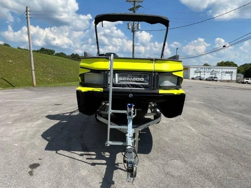 Slide: The Image of Sea-Doo Switch Cruise 18' 230hp 2024 - 61