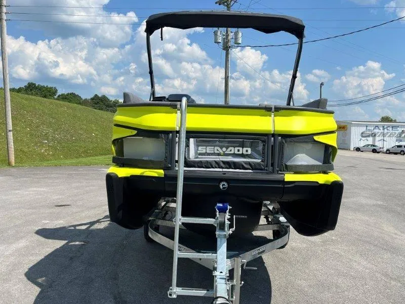 Slide: The Image of Sea-Doo Switch Cruise 18' 230hp 2024 - 67