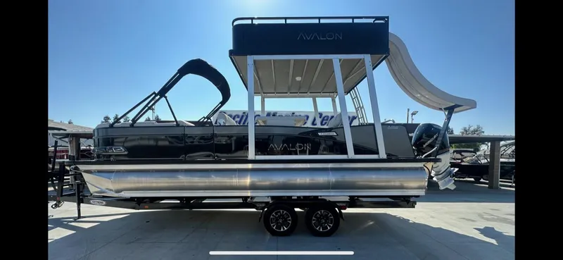 The Image of Avalon 25' Catalina Entertainer Entertainer Funship w/ 250HP Mercury Verado! 2025 - 1