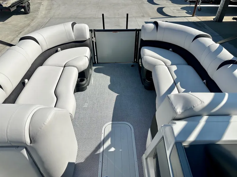 Slide: The Image of Avalon 25' Catalina Entertainer Entertainer Funship w/ 250HP Mercury Verado! 2025 - 16