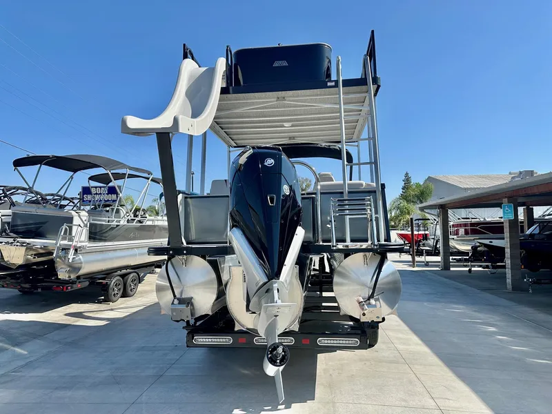 Slide: The Image of Avalon 25' Catalina Entertainer Entertainer Funship w/ 250HP Mercury Verado! 2025 - 4