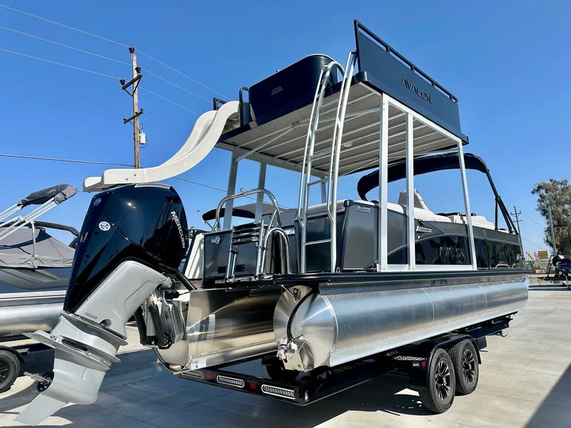 Slide: The Image of Avalon 25' Catalina Entertainer Entertainer Funship w/ 250HP Mercury Verado! 2025 - 5