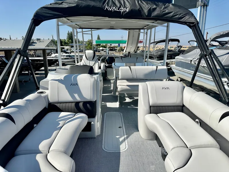 Slide: The Image of Avalon 25' Catalina Entertainer Entertainer Funship w/ 250HP Mercury Verado! 2025 - 6