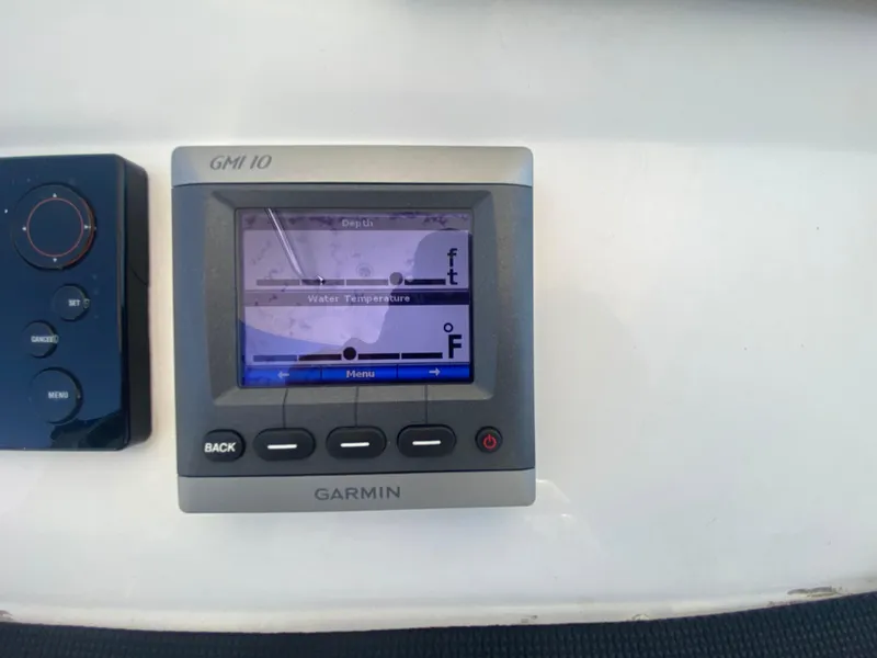 Slide: The Image of Garmin Autopilot - 22