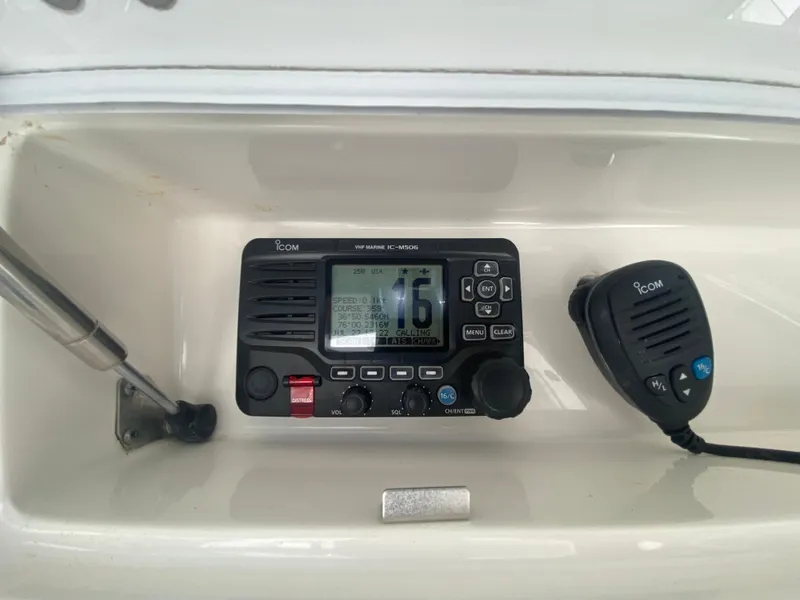 Slide: The Image of Icom VHF - 23
