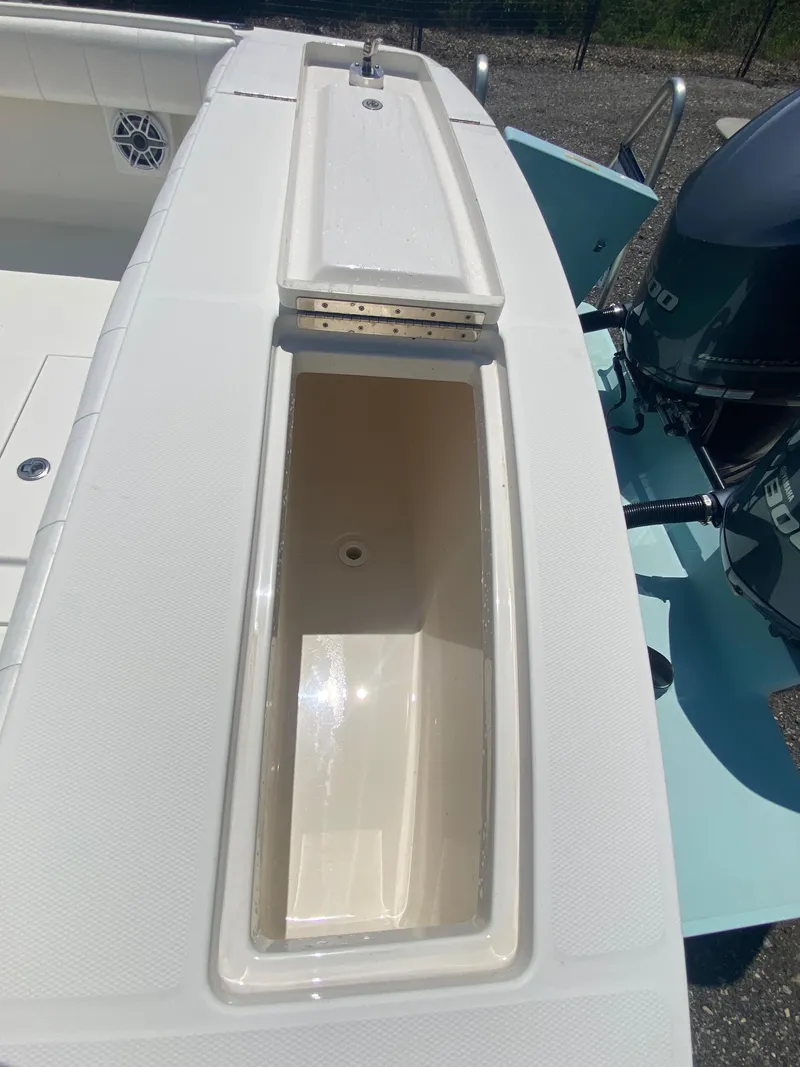 Slide: The Image of Transom fish box - 34
