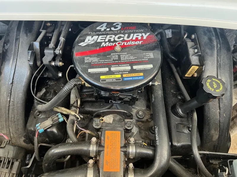 Slide: The Image of Engine of 2001 Crownline 192 BR with Mercury MerCruiser 4.3L Thunderbolt Ignition. - 15