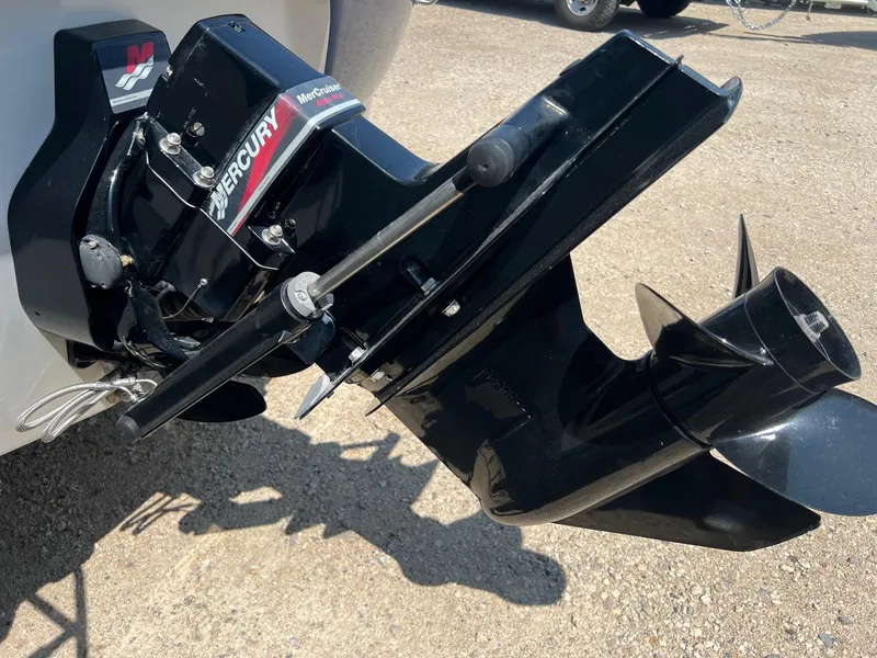 Slide: The Image of 2001 Crownline 192 BR boat with Mercury MerCruiser outboard motor. - 18