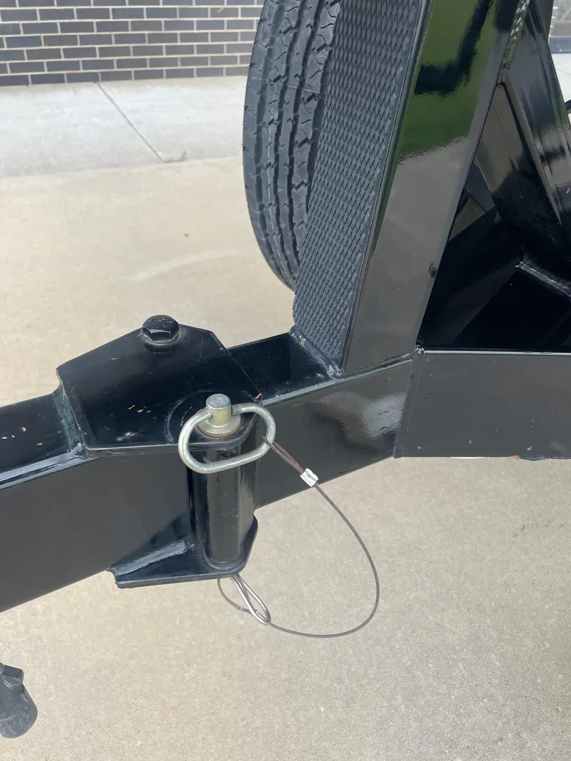 Slide: The Image of Trailer hitch with safety pin on MB F21 Tomcat, 2013 model. - 17