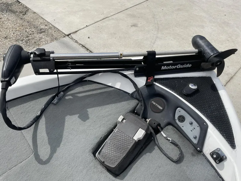 Slide: The Image of 2006 Nitro NX 750 boat with MotorGuide trolling motor on deck. - 5