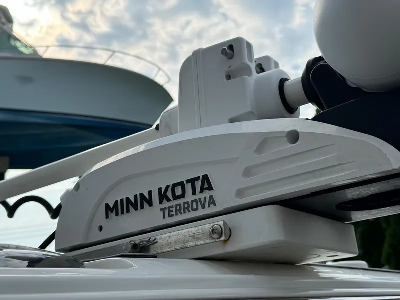 Slide: The Image of Minn Kota Terrova motor on 2018 Sea Hunt Gamefish 27 boat. - 5