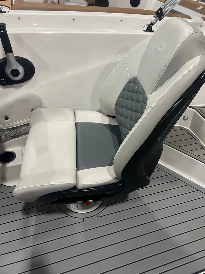 Slide: The Image of Starcraft SVX 211 OB 2025 - 13