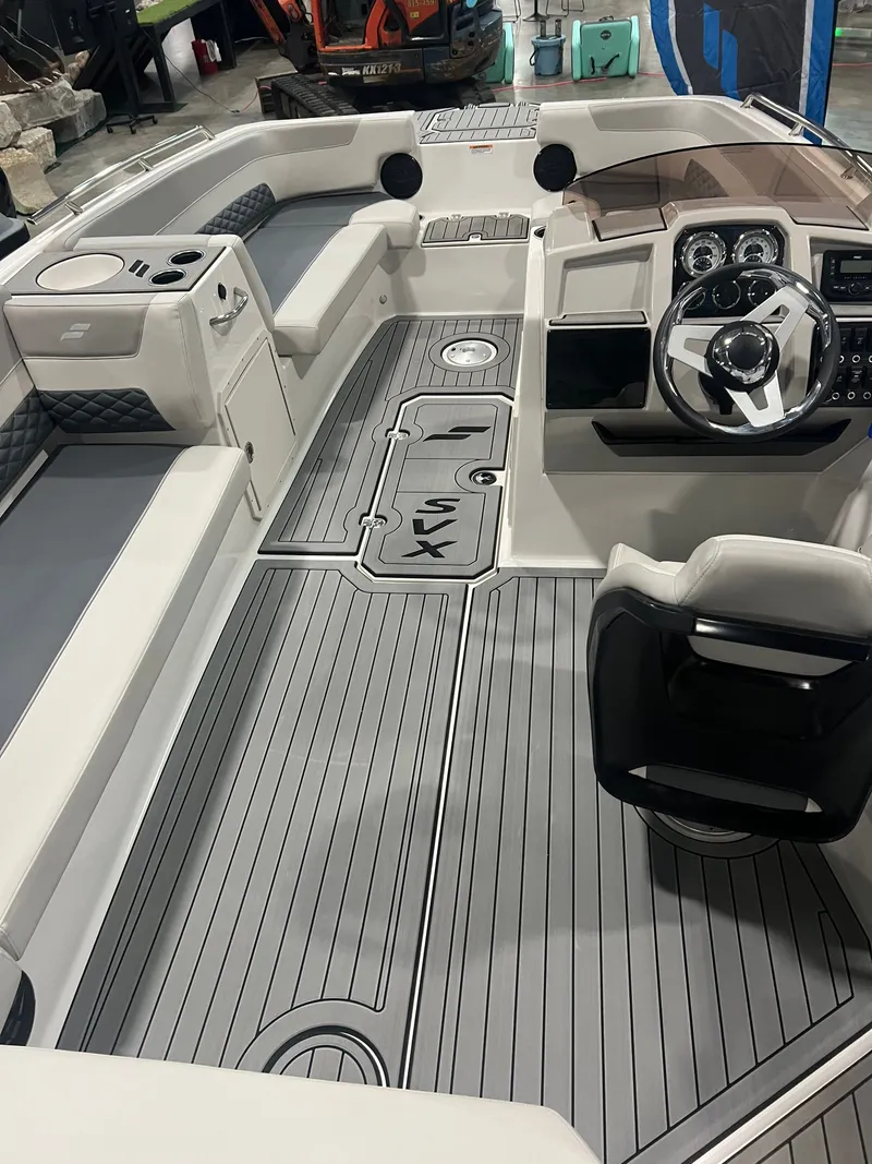 Slide: The Image of Starcraft SVX 211 OB 2025 - 15