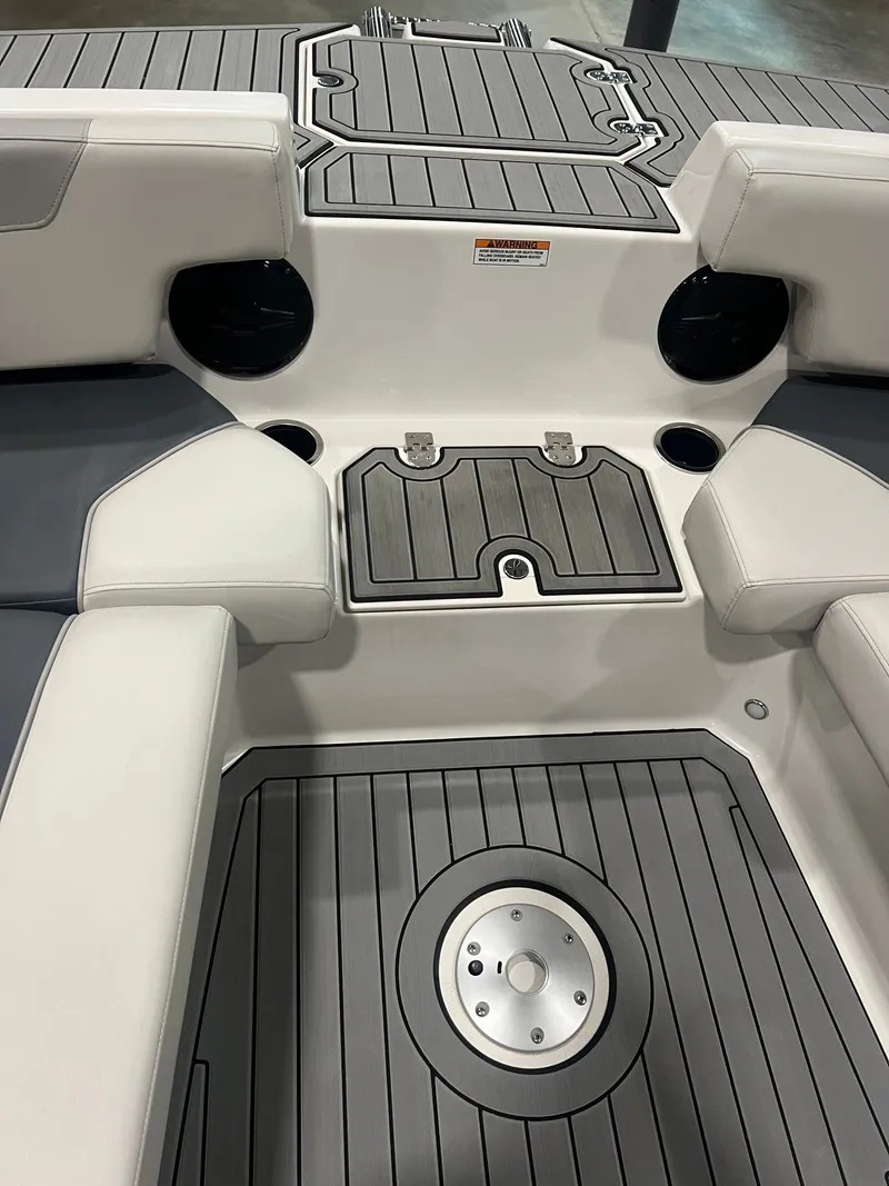 Slide: The Image of Starcraft SVX 211 OB 2025 - 9