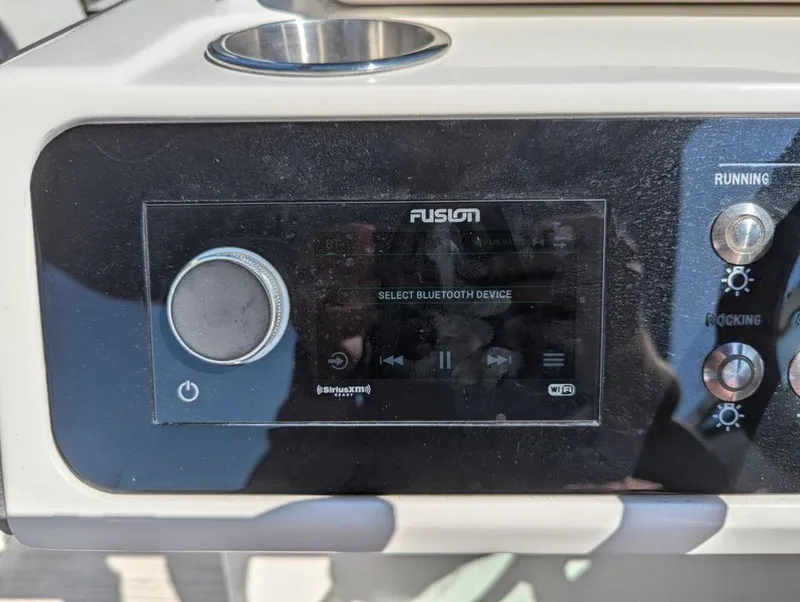 Slide: The Image of Sea Ray SLX 280 2021 - 18