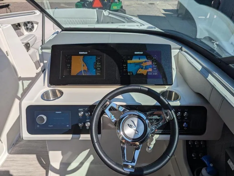 Slide: The Image of Sea Ray SLX 280 2021 - 3