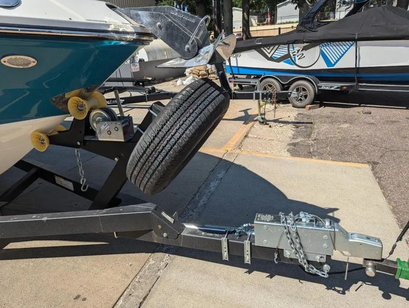 Slide: The Image of Sea Ray SLX 280 2021 - 9