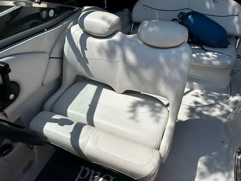 Slide: The Image of Helm seat bolster down - 7