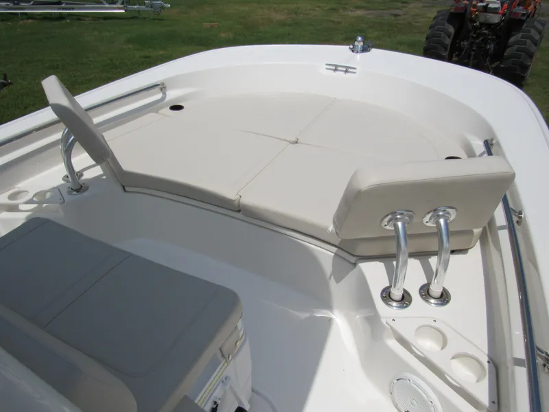 Slide: The Image of Boston Whaler 210 Montauk 2023 - 10