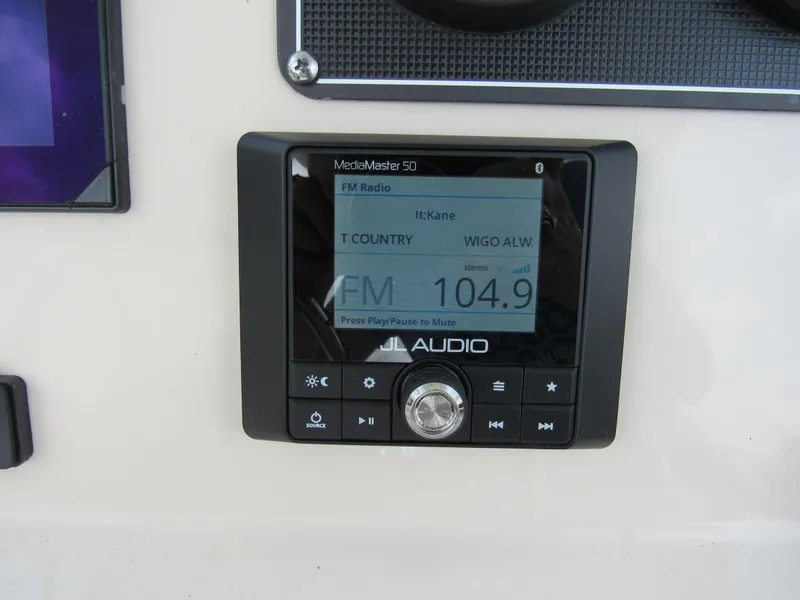 Slide: The Image of Boston Whaler 210 Montauk 2023 - 24