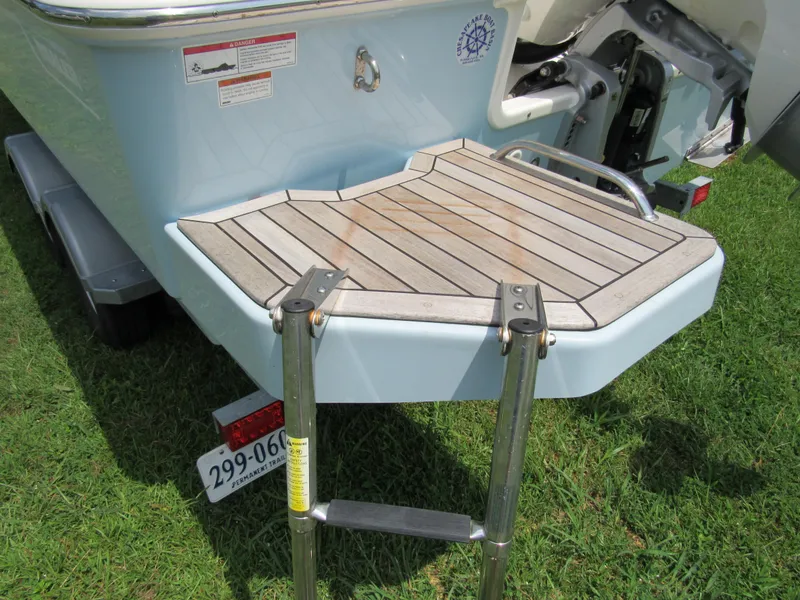 Slide: The Image of Boston Whaler 210 Montauk 2023 - 6