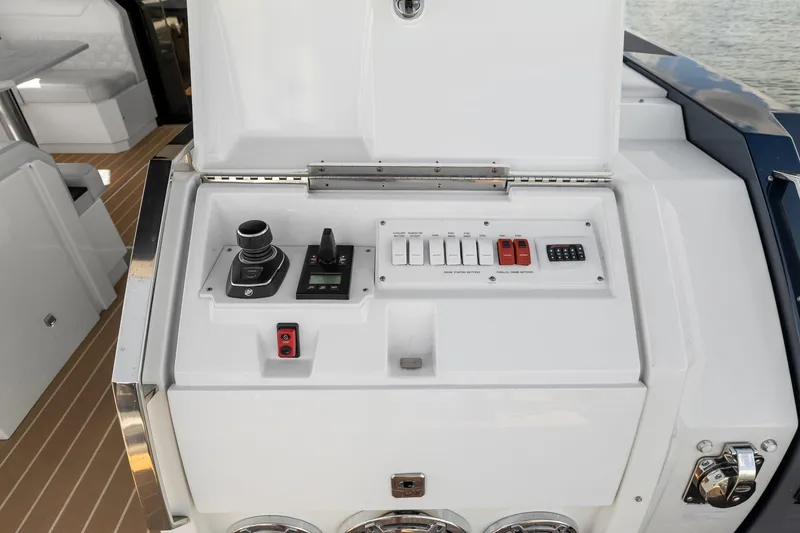 Slide: The Image of Formula 500 Super Sport Crossover 2022 - 60