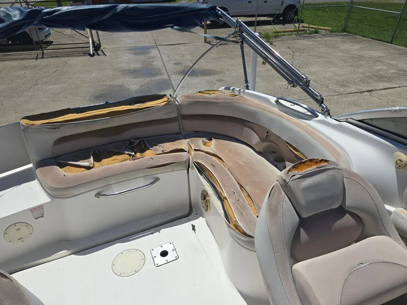 Slide: The Image of Chaparral 235 SSi 2004 - 12