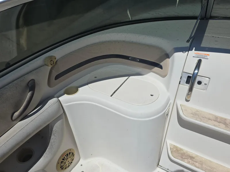 Slide: The Image of Chaparral 235 SSi 2004 - 13