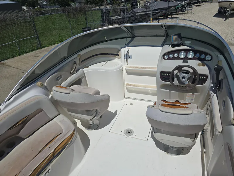 Slide: The Image of Chaparral 235 SSi 2004 - 9