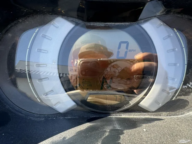 Slide: The Image of 2014 Sea-Doo GTI 130 SE/GTI 155 SE speedometer displaying 0 MPH. - 10