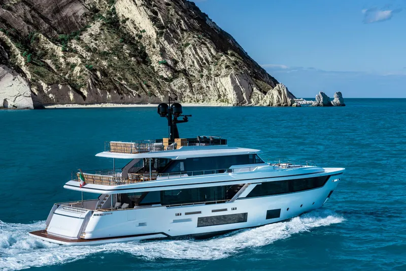 Slide: The Image of Custom Navetta 30 2027 - 2