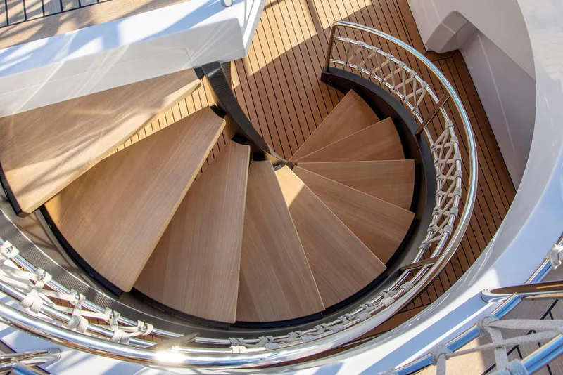 Slide: The Image of Custom Navetta 30 2027 - 7