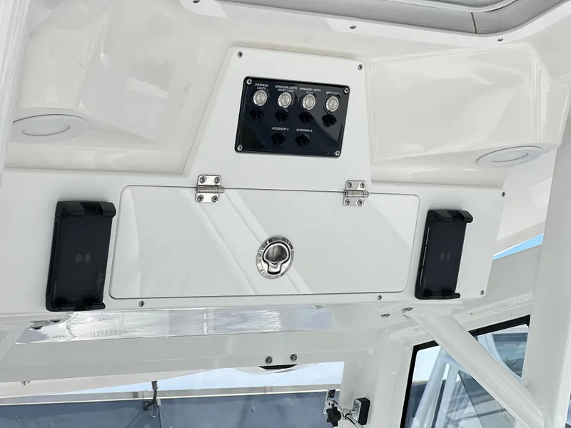 Slide: The Image of Sea Fox 288 Commander 2025 - 51