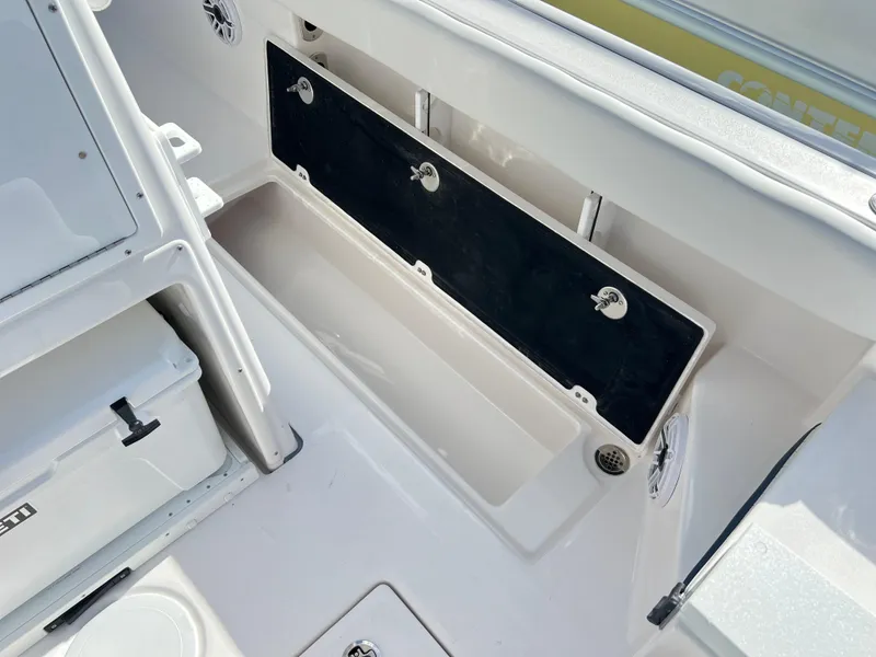 Slide: The Image of Sea Fox 288 Commander 2025 - 63