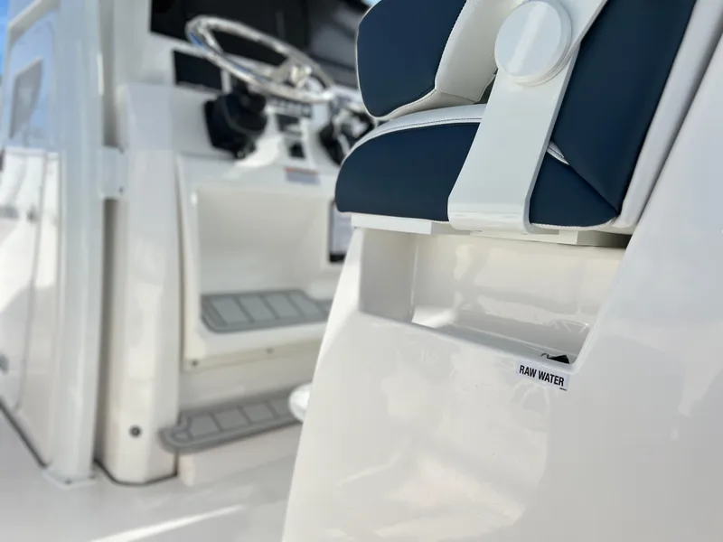 Slide: The Image of Sea Fox 288 Commander 2025 - 68