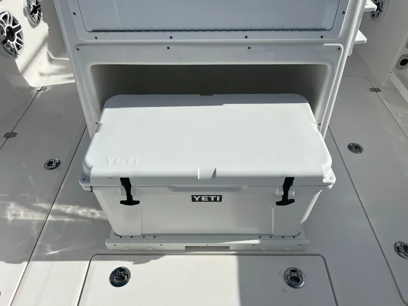 Slide: The Image of Sea Fox 288 Commander 2025 - 75