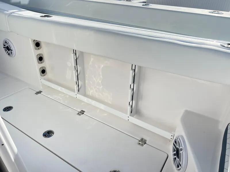 Slide: The Image of Sea Fox 288 Commander 2025 - 78