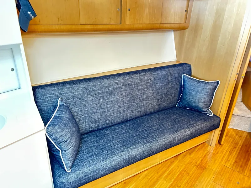 Slide: The Image of Hatteras 39 Sport Express 1996 - 56