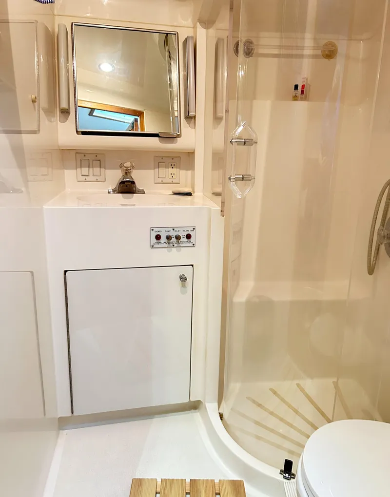 Slide: The Image of Hatteras 39 Sport Express 1996 - 75