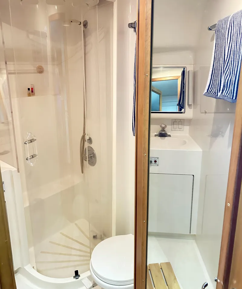 Slide: The Image of Hatteras 39 Sport Express 1996 - 76