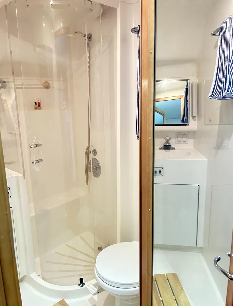 Slide: The Image of Hatteras 39 Sport Express 1996 - 77