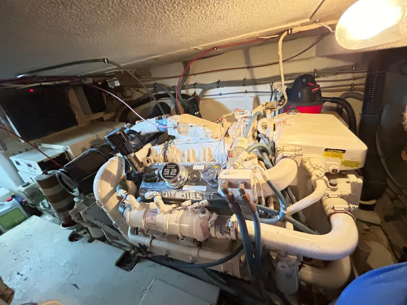 Slide: The Image of Hatteras 39 Sport Express 1996 - 79