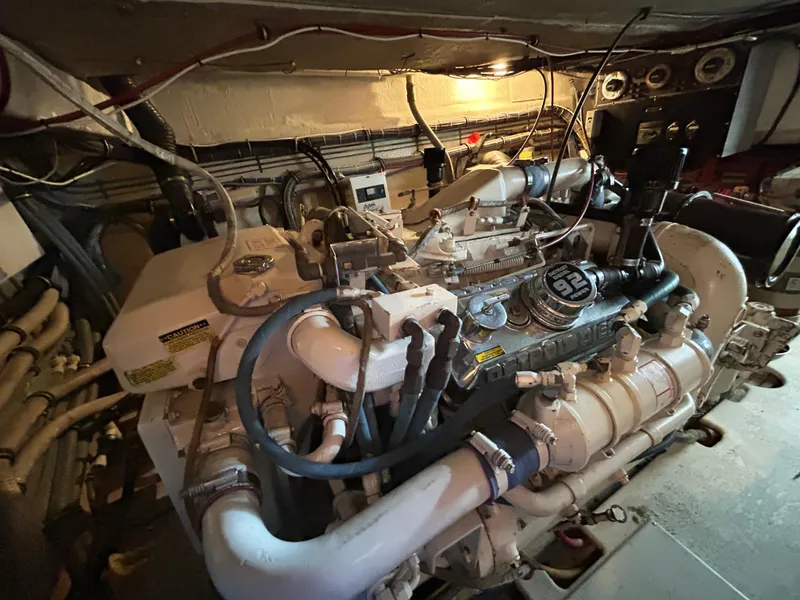 Slide: The Image of Hatteras 39 Sport Express 1996 - 80