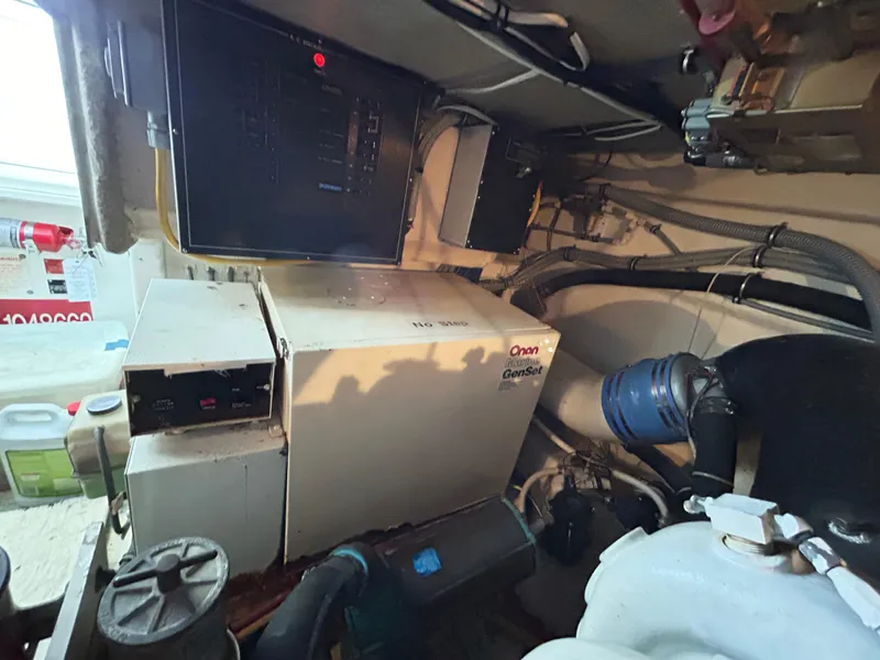 Slide: The Image of Hatteras 39 Sport Express 1996 - 81